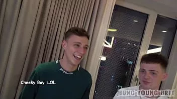 تشغيل أراد الجميع أن يمارس الجنس مع هذا الصبي 18yr