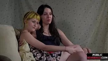 Afspelen Openbare slet zuigt voor anale seks voor voyeurs