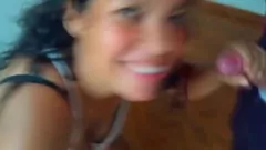 play Sıcak karısı ve cuckold kocası ile üçlü alıcı