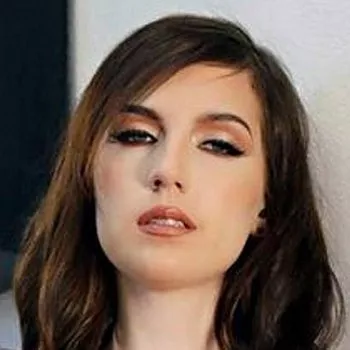 Star du porno Raven Right