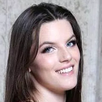Pornoster Fiona Frost